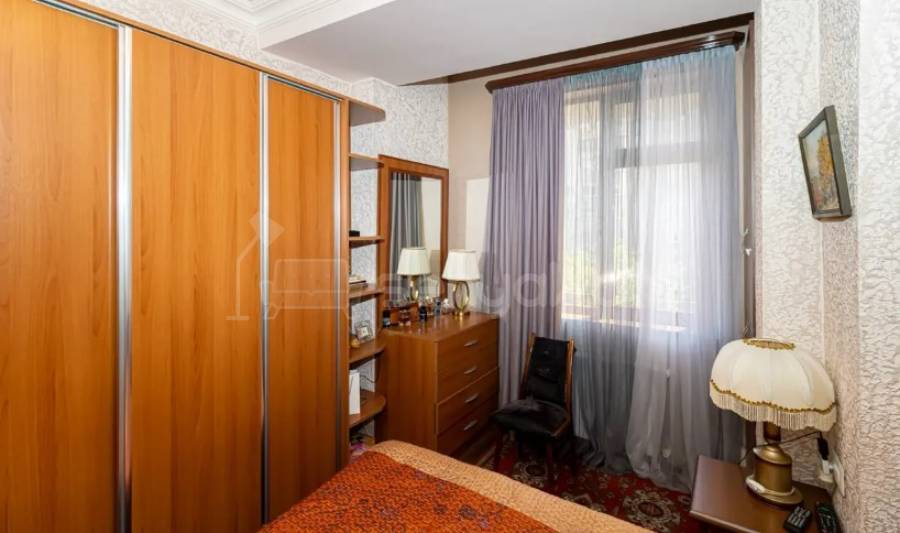2 Սենյականոց Բնակարան, 45քմ, 5/9 հարկ, Կապիտալ Վերանորոգված, Կահավորված, Արևկող