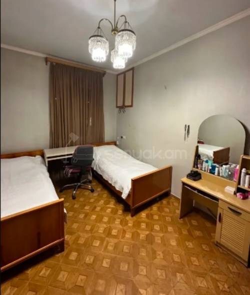 4 Սենյականոց Բնակարան Քարե Շենքում, 120քմ, 2/5 հարկ, Կոսմետիկ Վերանորոգված, Կահավորված, Արևկող