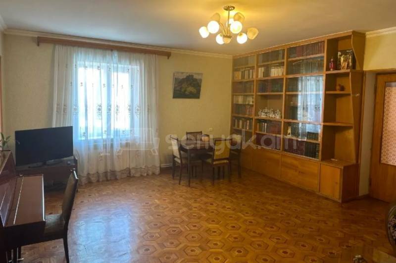 4 Սենյականոց Բնակարան Քարե Շենքում, 120քմ, 2/5 հարկ, Կոսմետիկ Վերանորոգված, Կահավորված, Արևկող