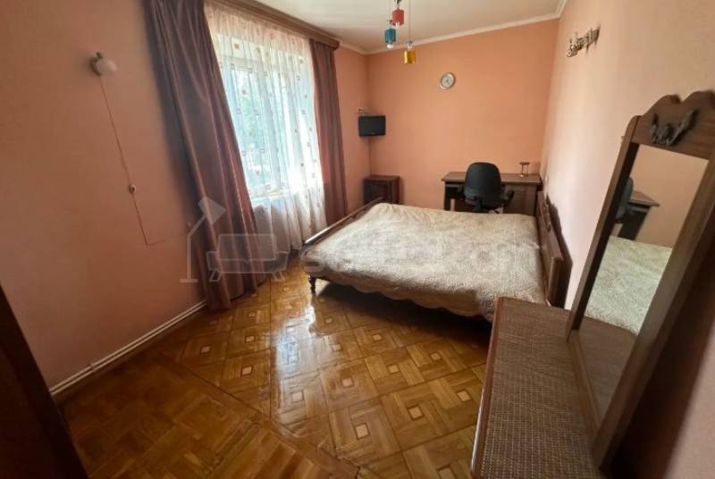 4 Սենյականոց Բնակարան Քարե Շենքում, 120քմ, 2/5 հարկ, Կոսմետիկ Վերանորոգված, Կահավորված, Արևկող