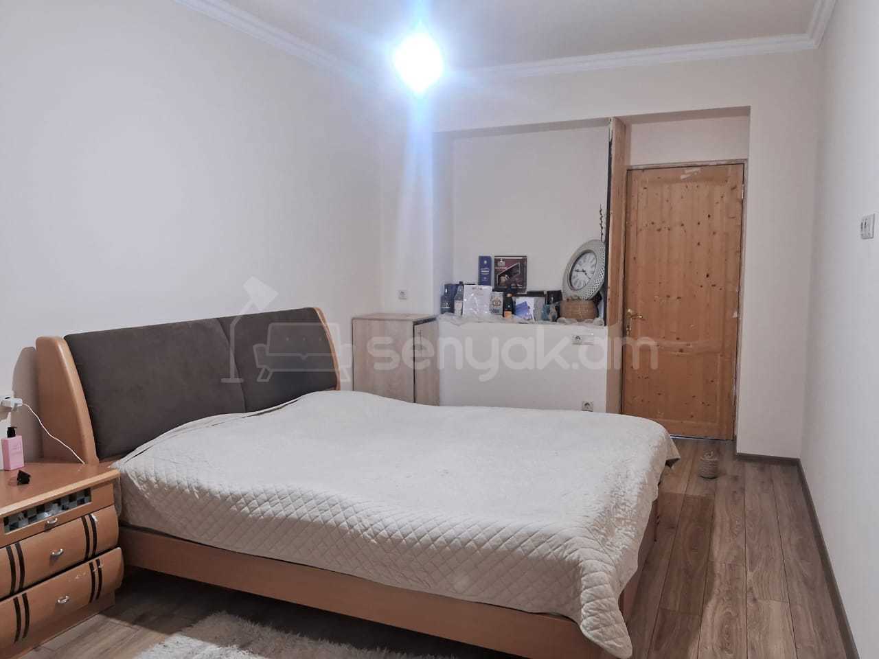 5 Սենյականոց Բնակարան Քարե Շենքում, 109քմ, 1/5 հարկ, Նորմալ Վիճակում