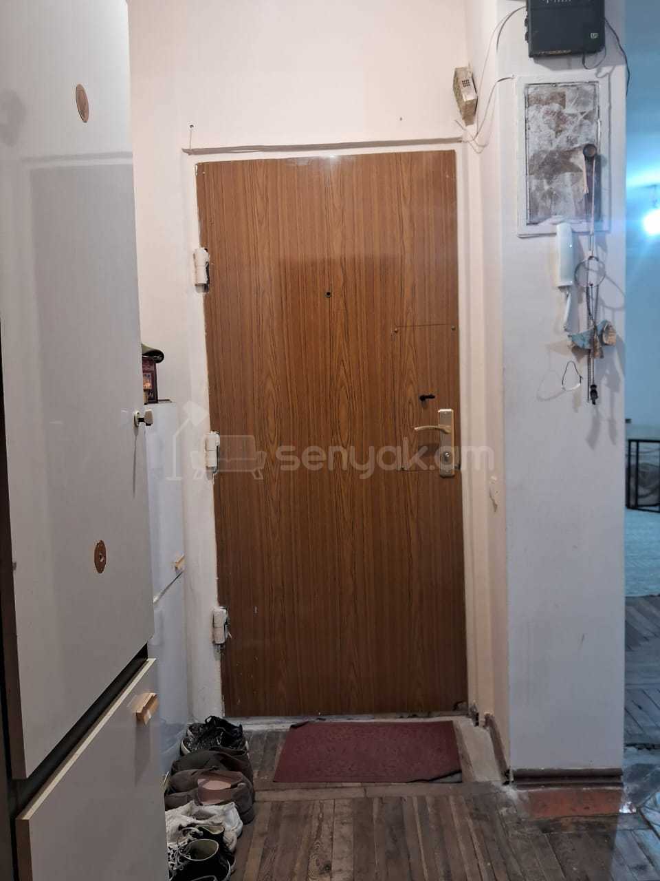 5 Սենյականոց Բնակարան Քարե Շենքում, 109քմ, 1/5 հարկ, Նորմալ Վիճակում