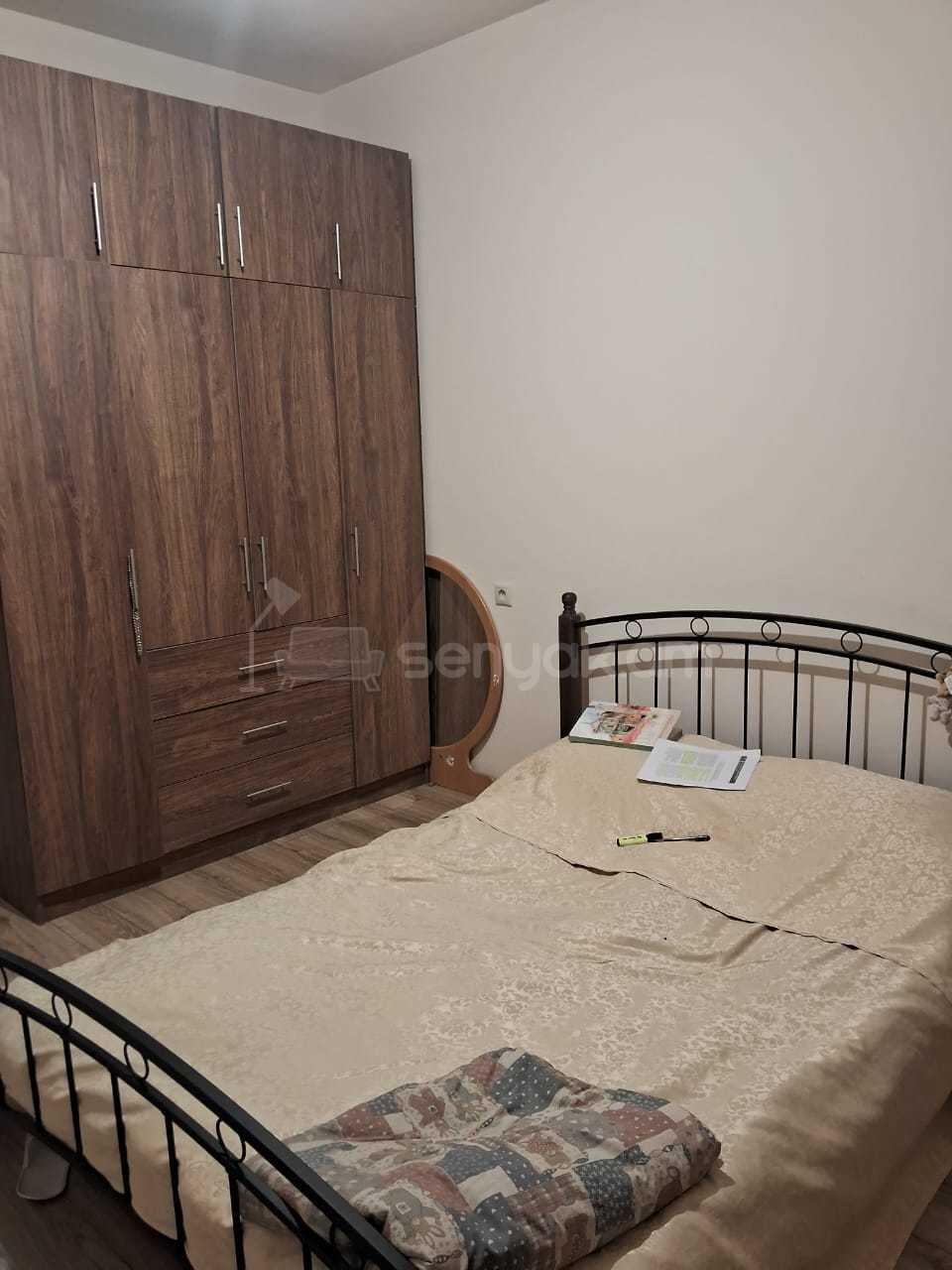 5 Սենյականոց Բնակարան Քարե Շենքում, 109քմ, 1/5 հարկ, Նորմալ Վիճակում