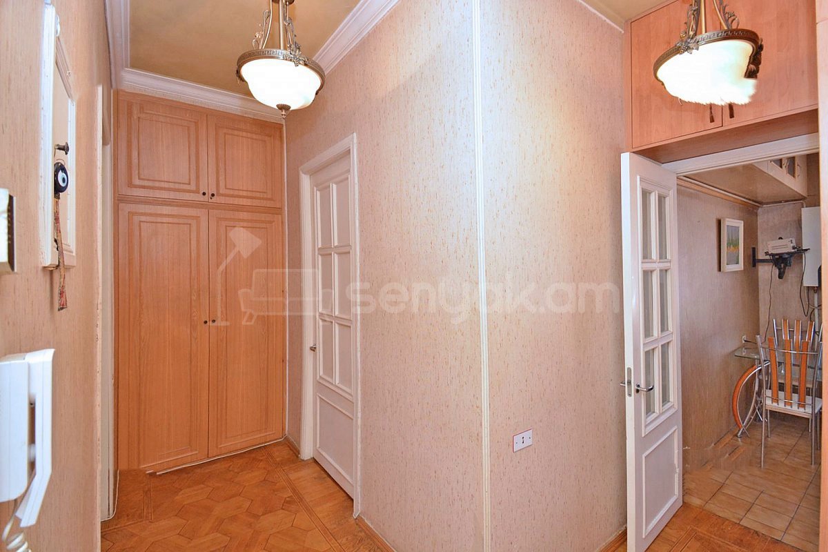 3 Սենյականոց Բնակարան Քարե Շենքում, 70քմ, 5/5 հարկ, Կոսմետիկ Վերանորոգված, Կահավորված, Արևկող
