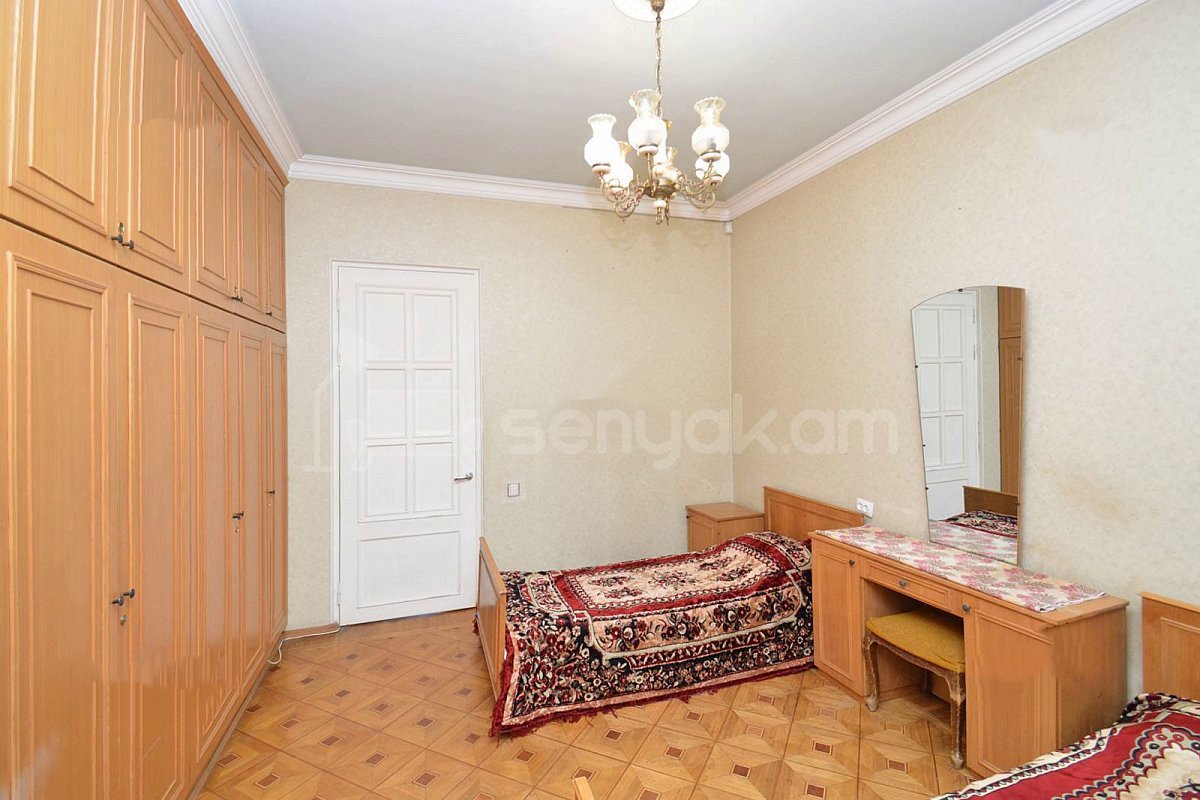 3 Սենյականոց Բնակարան Քարե Շենքում, 70քմ, 5/5 հարկ, Կոսմետիկ Վերանորոգված, Կահավորված, Արևկող