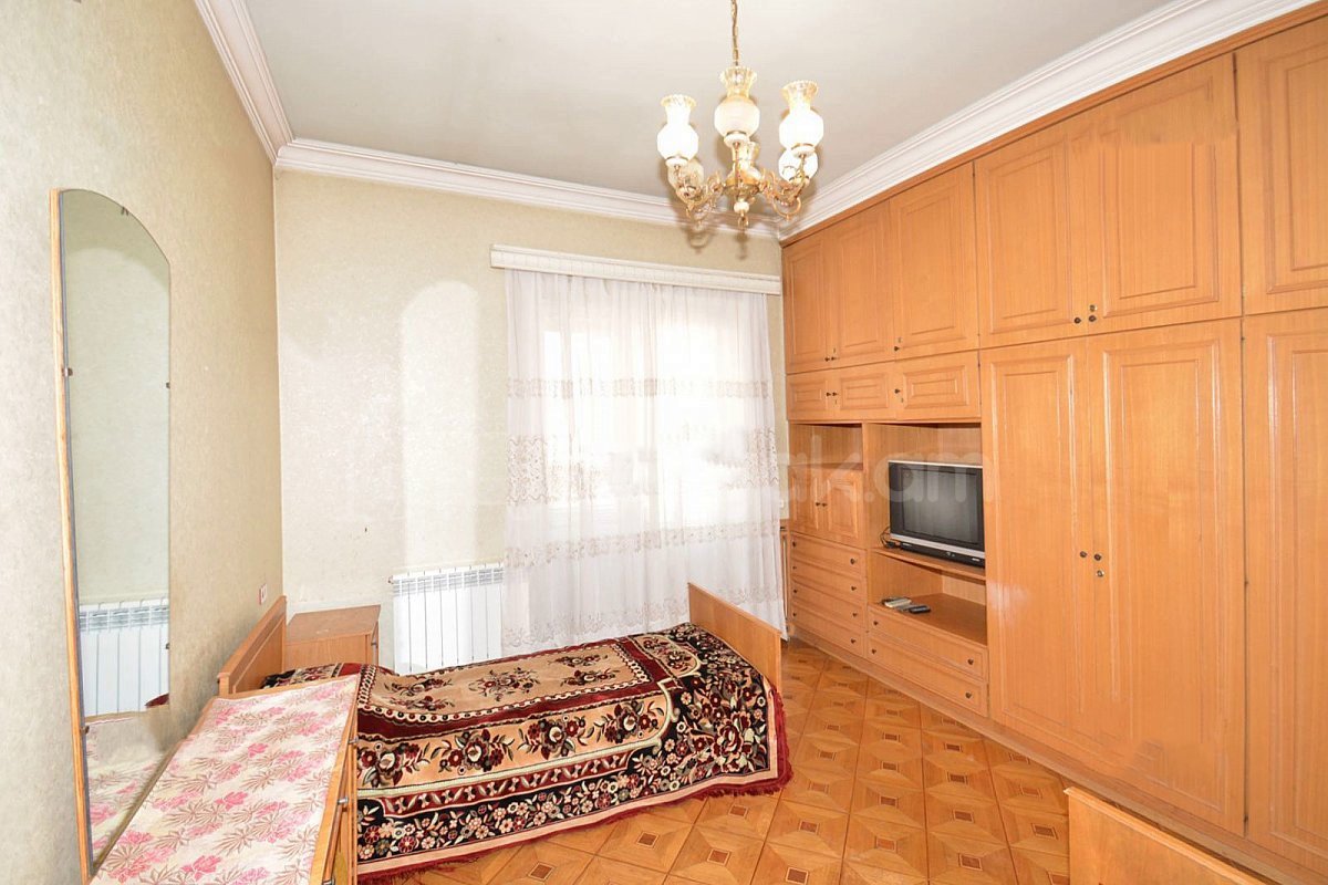 3 Սենյականոց Բնակարան Քարե Շենքում, 70քմ, 5/5 հարկ, Կոսմետիկ Վերանորոգված, Կահավորված, Արևկող