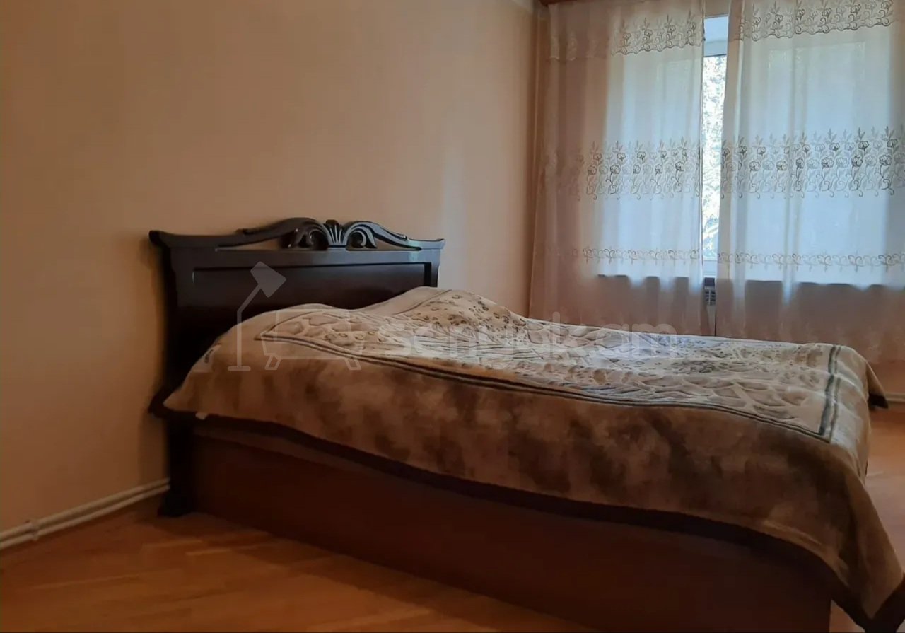 3 Սենյականոց Բնակարան Քարե Շենքում, 76քմ, 4/5 հարկ, Կապիտալ Վերանորոգված, Կահավորված
