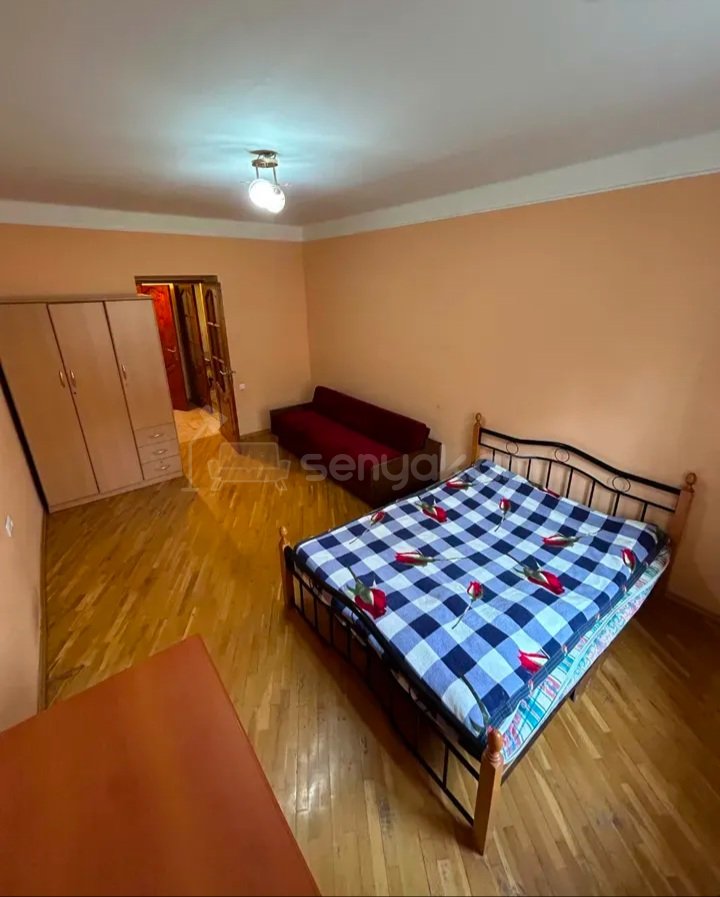 3 Սենյականոց Բնակարան Քարե Շենքում, 76քմ, 4/5 հարկ, Կապիտալ Վերանորոգված, Կահավորված