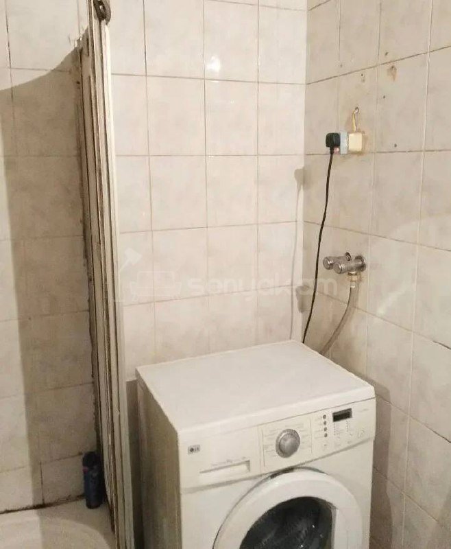 3 Սենյականոց Բնակարան Քարե Շենքում, 77քմ, 4/5 հարկ, Կապիտալ Վերանորոգված