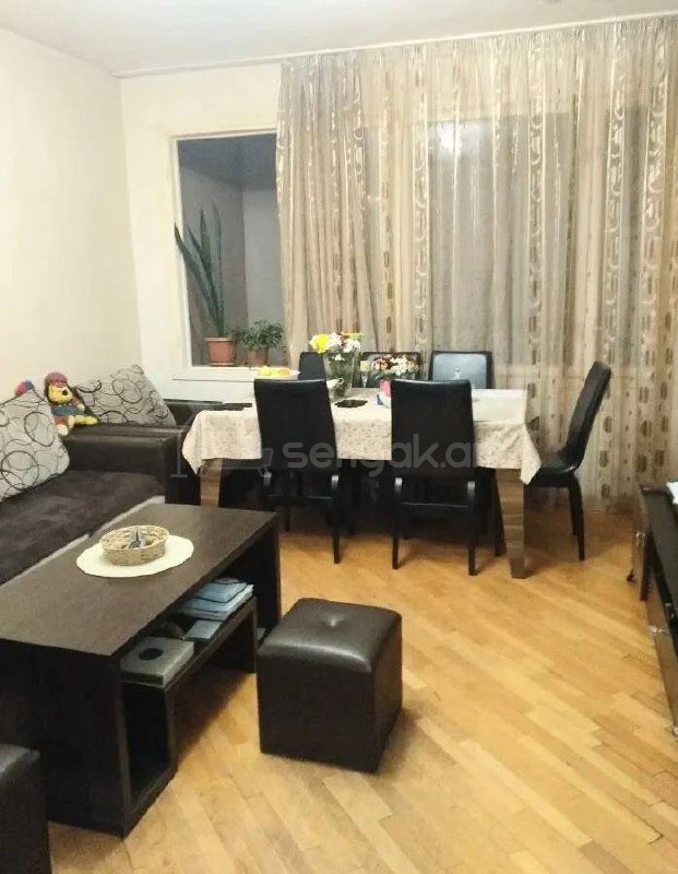 3 Սենյականոց Բնակարան Քարե Շենքում, 77քմ, 4/5 հարկ, Կապիտալ Վերանորոգված