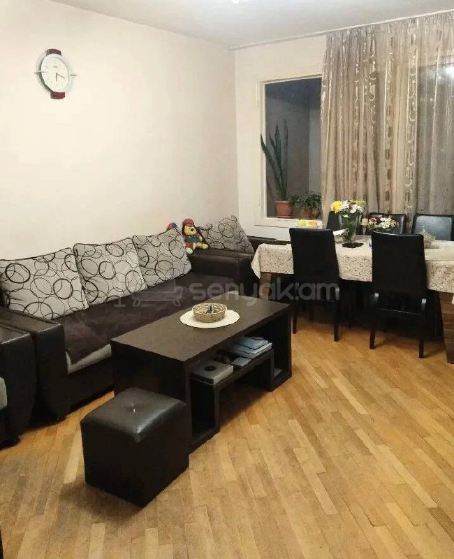 3 Սենյականոց Բնակարան Քարե Շենքում, 77քմ, 4/5 հարկ, Կապիտալ Վերանորոգված