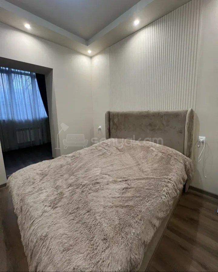 3 Սենյականոց Բնակարան Քարե Շենքում, 63քմ, 1/3 հարկ, Դիզայներական Վերանորոգված