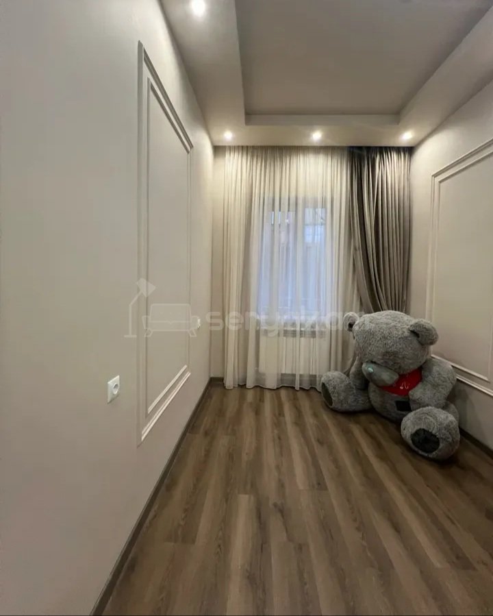 3 Սենյականոց Բնակարան Քարե Շենքում, 63քմ, 1/3 հարկ, Դիզայներական Վերանորոգված