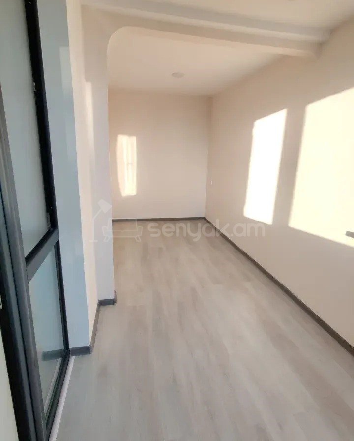 3 Սենյականոց Բնակարան Քարե Շենքում, 54քմ, 5/5 հարկ, Կապիտալ Վերանորոգված, Կահավորված, Արևկող