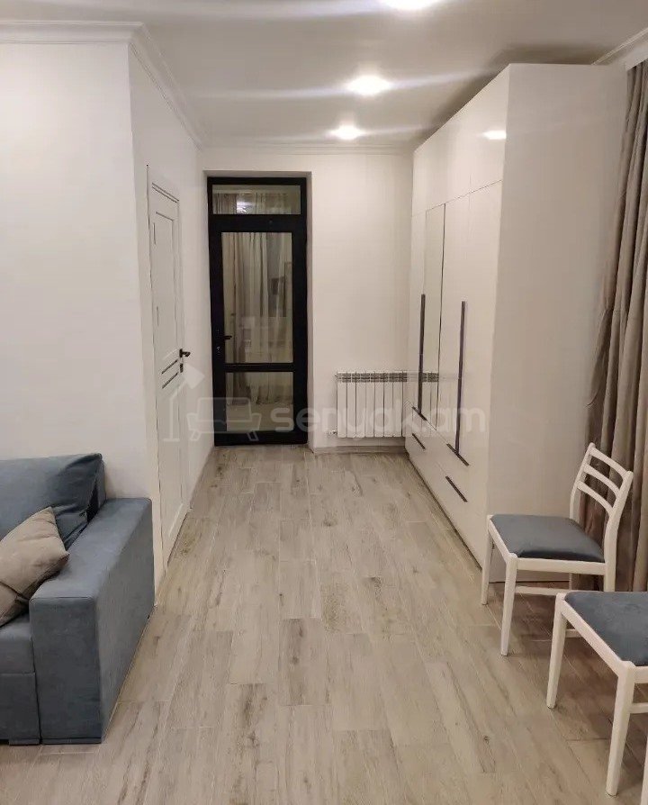 3 Սենյականոց Բնակարան Քարե Շենքում, 54քմ, 5/5 հարկ, Կապիտալ Վերանորոգված, Կահավորված, Արևկող