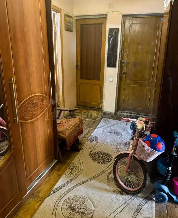 3 Սենյականոց Բնակարան, 72քմ, 9/9 հարկ, Նորմալ Վիճակում