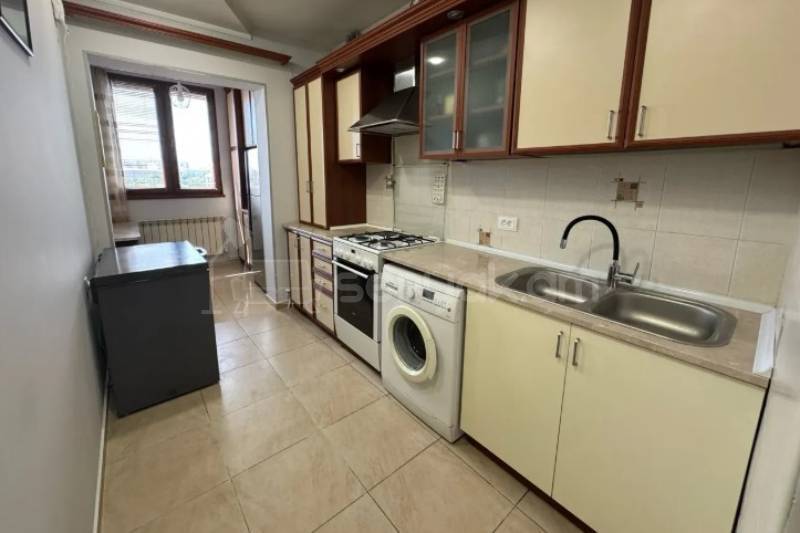 3 Սենյականոց Բնակարան, 74քմ, 8/10 հարկ, Կապիտալ Վերանորոգված, Կահավորված, Արևկող