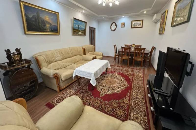 3 Սենյականոց Բնակարան, 74քմ, 8/10 հարկ, Կապիտալ Վերանորոգված, Կահավորված, Արևկող