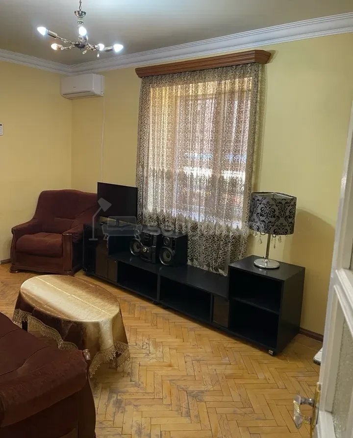 2 Սենյականոց Բնակարան Քարե Շենքում, 68քմ, 3/5 հարկ, Կոսմետիկ Վերանորոգված, Կահավորված, Արևկող