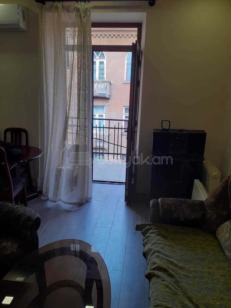 1 Սենյականոց Բնակարան, 45քմ, 4/4 հարկ, Կապիտալ Վերանորոգված