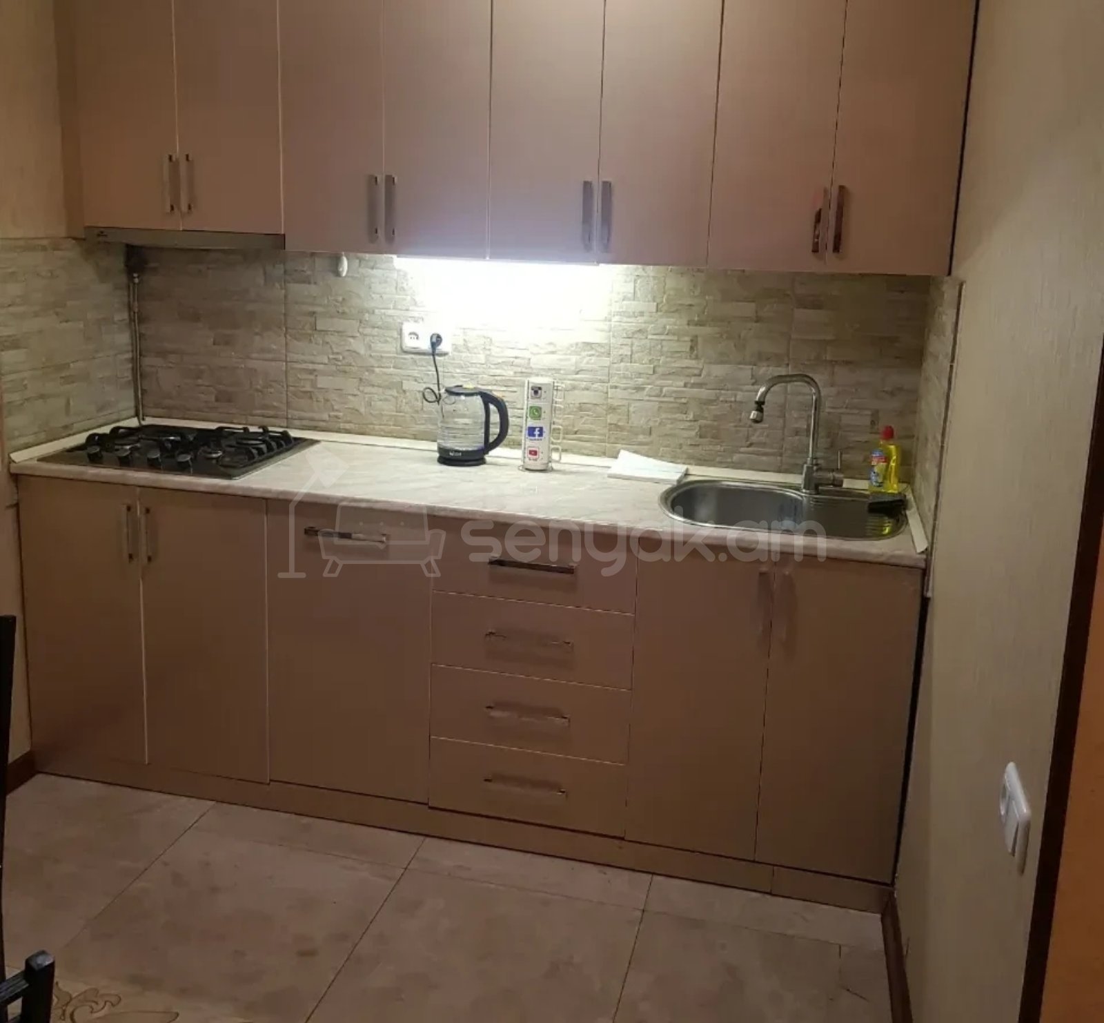 3 Սենյականոց Բնակարան, 68քմ, 2/9 հարկ, Դիզայներական Վերանորոգված, Կահավորված, Արևկող