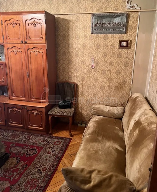 3 Սենյականոց Բնակարան Քարե Շենքում, 77քմ, 3/5 հարկ, Պետական Վիճակում