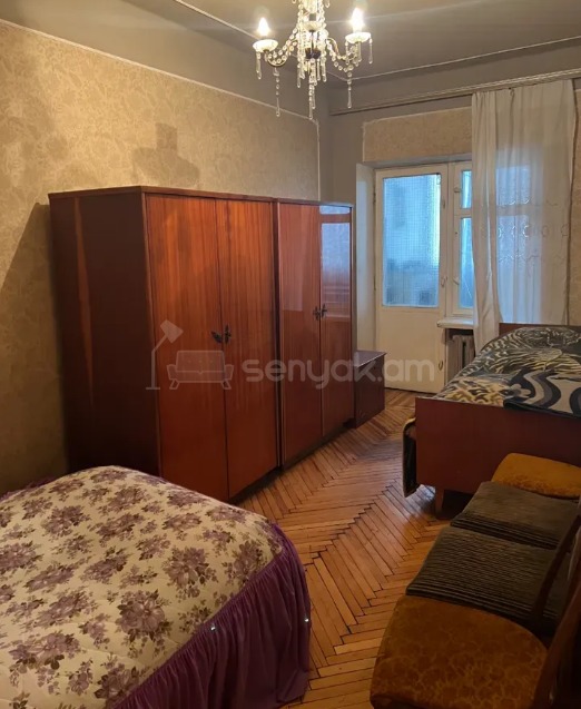 3 Սենյականոց Բնակարան Քարե Շենքում, 77քմ, 3/5 հարկ, Պետական Վիճակում
