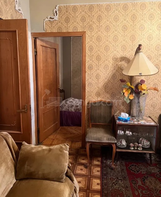 3 Սենյականոց Բնակարան Քարե Շենքում, 77քմ, 3/5 հարկ, Պետական Վիճակում
