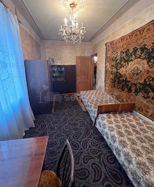 3 Սենյականոց Բնակարան Քարե Շենքում, 77քմ, 3/5 հարկ, Պետական Վիճակում