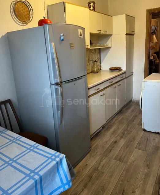 3 Սենյականոց Բնակարան Քարե Շենքում, 77քմ, 3/5 հարկ, Պետական Վիճակում