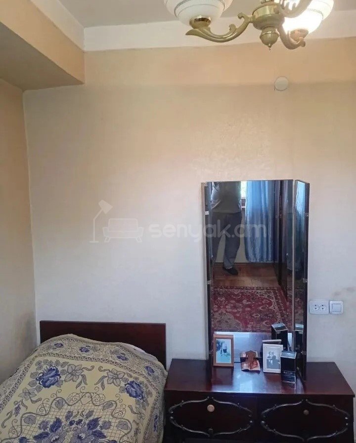 2 Սենյականոց Բնակարան, 40քմ, 5/9 հարկ, Պետական Վիճակում
