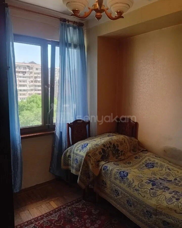 2 Սենյականոց Բնակարան, 40քմ, 5/9 հարկ, Պետական Վիճակում