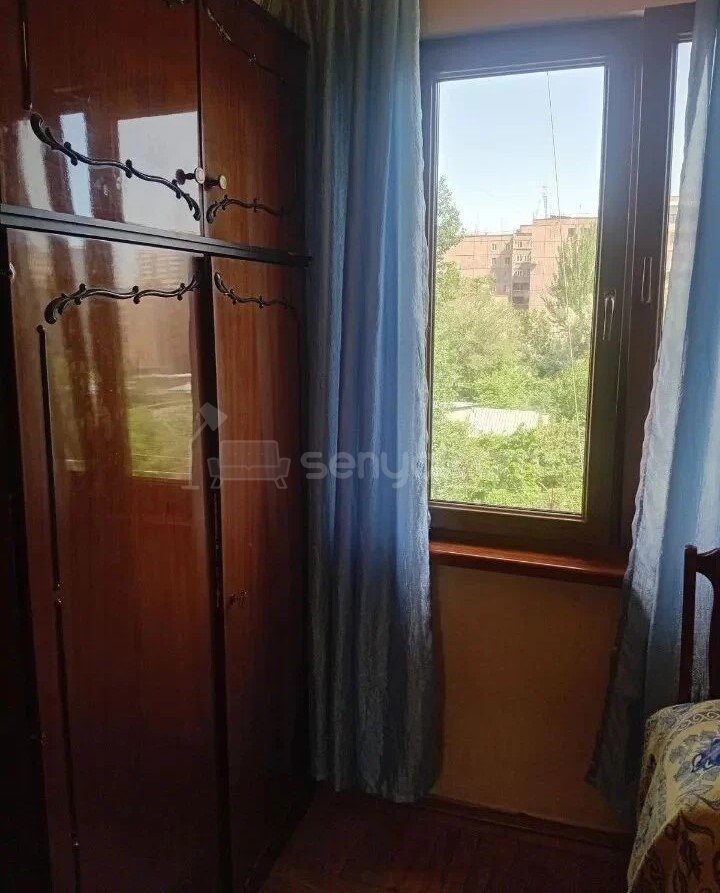 2 Սենյականոց Բնակարան, 40քմ, 5/9 հարկ, Պետական Վիճակում