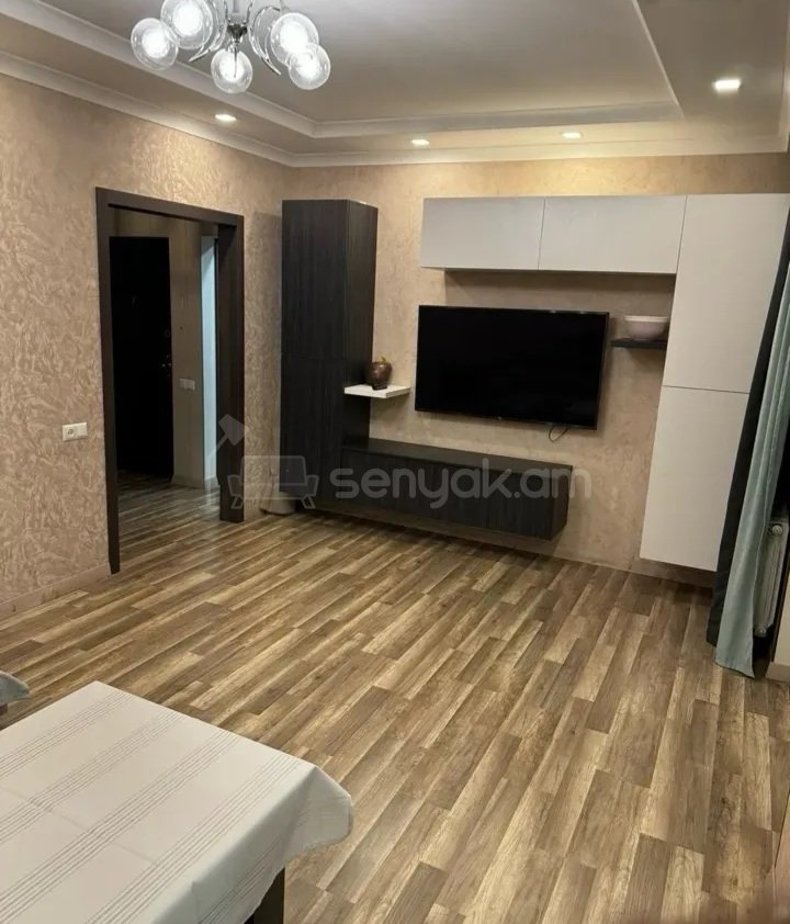 4 Սենյականոց Բնակարան, 81քմ, 6/9 հարկ, Դիզայներական Վերանորոգված, Կահավորված