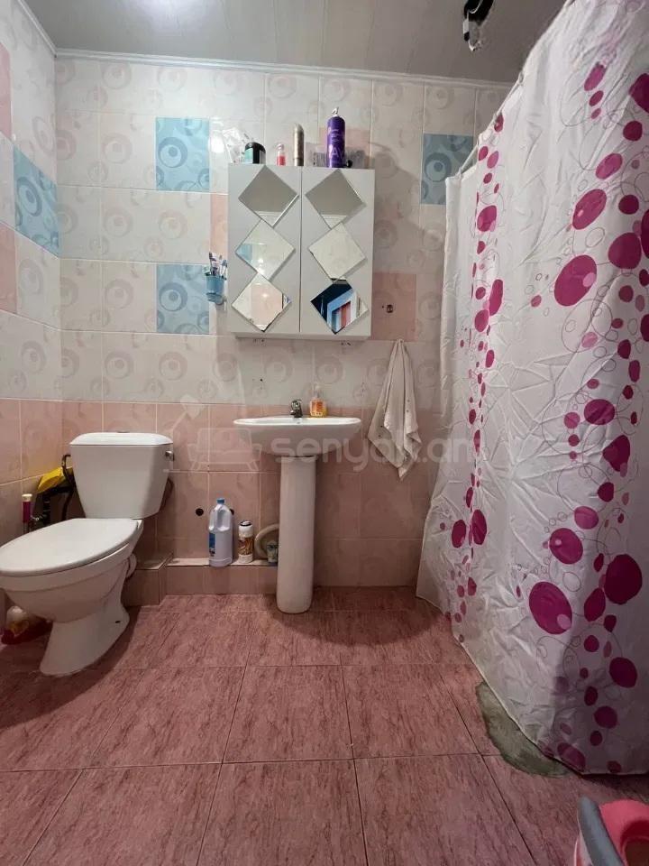 3 Սենյականոց Բնակարան Քարե Շենքում, 76քմ, 5/5 հարկ, Կոսմետիկ Վերանորոգված
