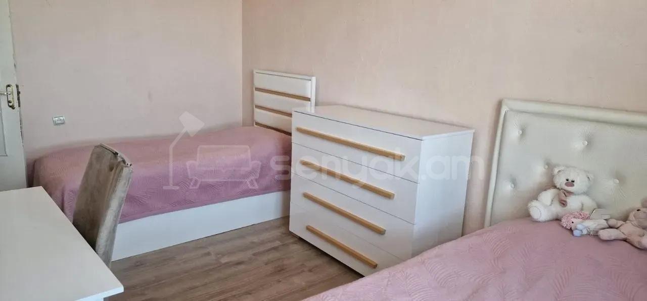 3 Սենյականոց Բնակարան Քարե Շենքում, 76քմ, 5/5 հարկ, Կոսմետիկ Վերանորոգված