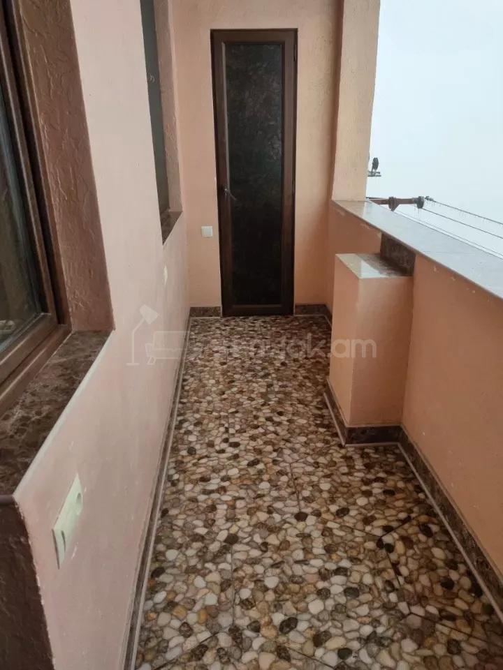 3 Սենյականոց Բնակարան Քարե Շենքում, 76քմ, 5/5 հարկ, Կոսմետիկ Վերանորոգված