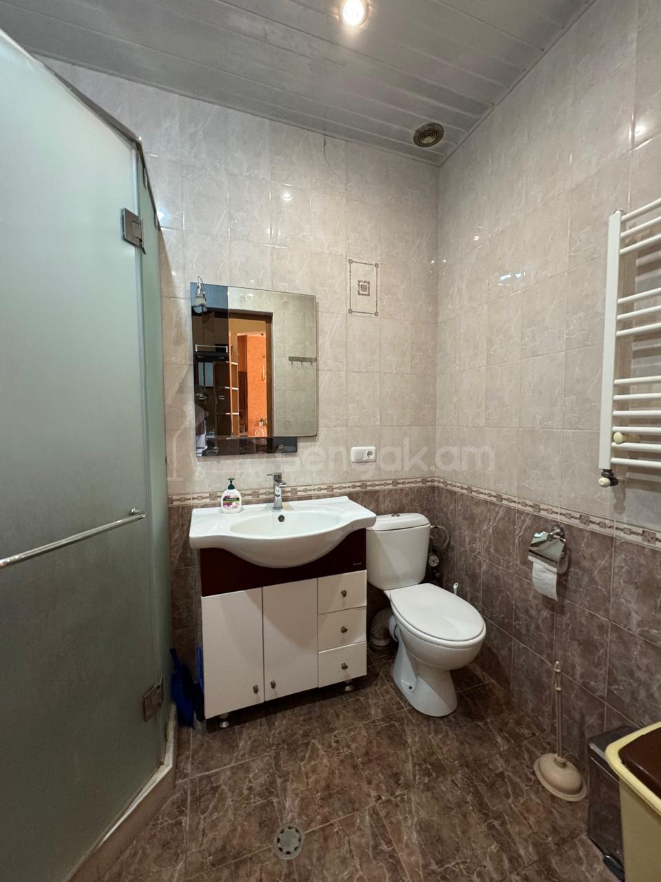 2 Սենյականոց Բնակարան Նորակառույցում, 54քմ, 3/5 հարկ, Կապիտալ Վերանորոգված, Կահավորված