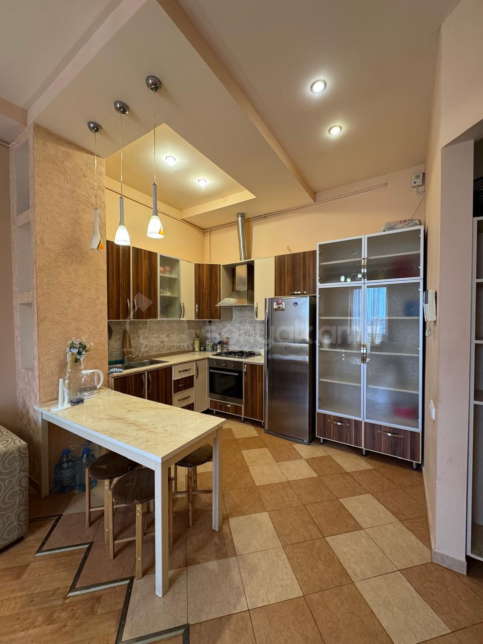 2 Սենյականոց Բնակարան Նորակառույցում, 54քմ, 3/5 հարկ, Կապիտալ Վերանորոգված, Կահավորված