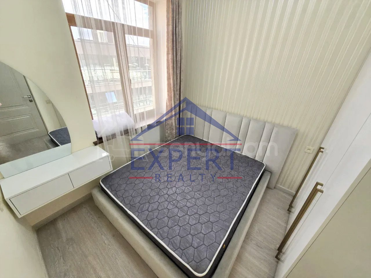 2 Սենյականոց Բնակարան Քարե Շենքում, 40քմ, 5/5 հարկ, Կապիտալ Վերանորոգված, Կահավորված, Արևկող