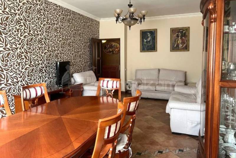 2 Սենյականոց Բնակարան Քարե Շենքում, 66քմ, 2/5 հարկ, Կապիտալ Վերանորոգված, Կահավորված, Արևկող