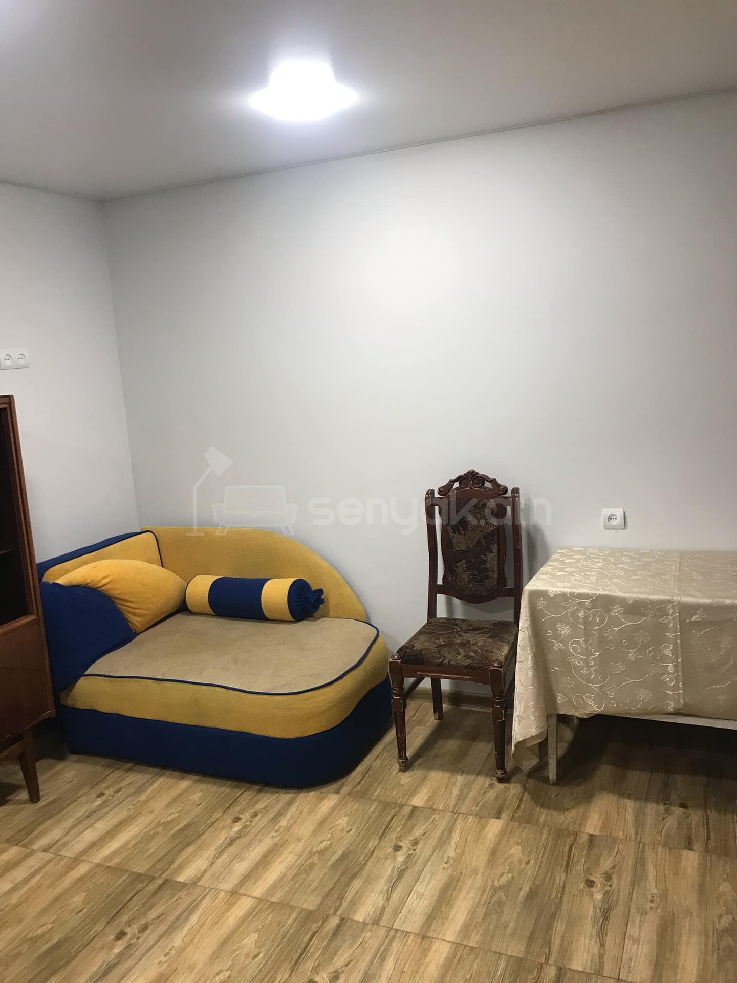 1 Սենյականոց Բնակարան Քարե Շենքում, 30քմ, 1/1 հարկ, Կապիտալ Վերանորոգված, Կահավորված