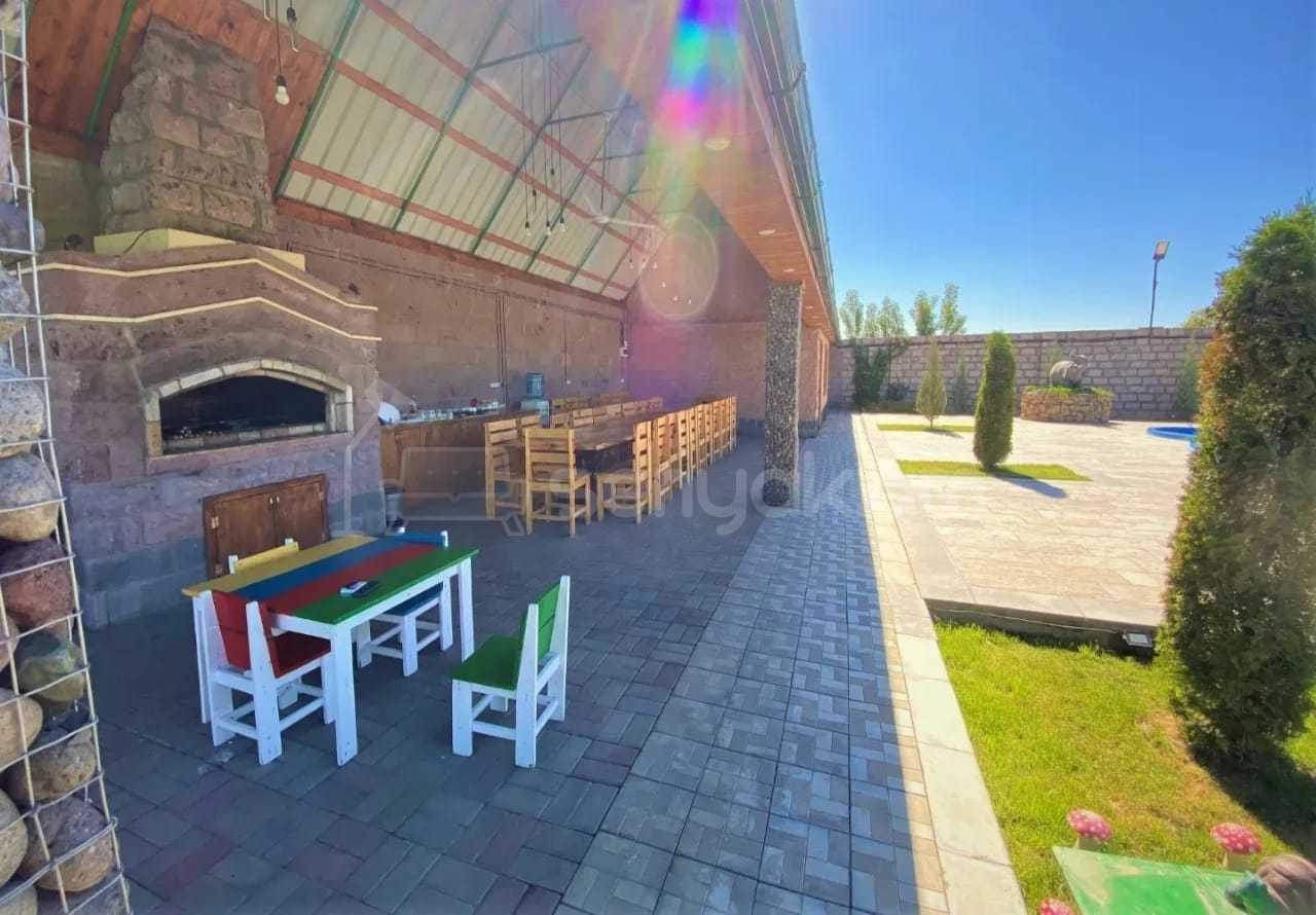 1 Սենյականոց Առանձնատուն, 100քմ, Լողավազանով