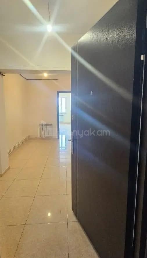 1 Սենյականոց Բնակարան Նորակառույցում, 55քմ, 9/15 հարկ, Կապիտալ Վերանորոգված