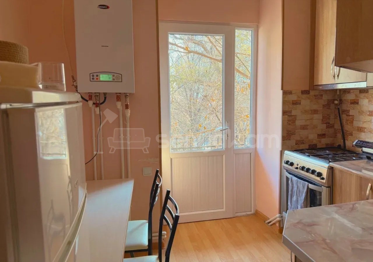 2 Սենյականոց Բնակարան Քարե Շենքում, 65քմ, 3/5 հարկ, Կապիտալ Վերանորոգված, Կահավորված
