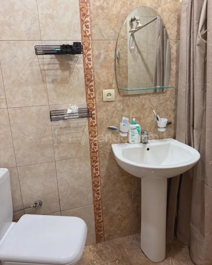 2 Սենյականոց Բնակարան Քարե Շենքում, 65քմ, 3/5 հարկ, Կապիտալ Վերանորոգված, Կահավորված