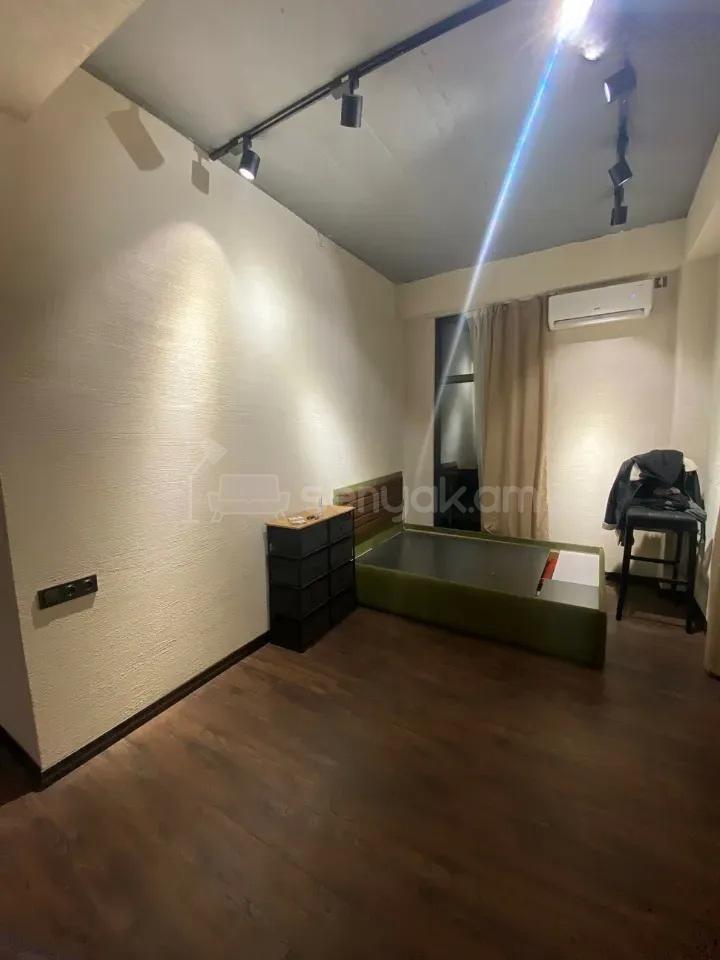 1 Սենյականոց Բնակարան Նորակառույցում, 30քմ, 2/4 հարկ, Կապիտալ Վերանորոգված