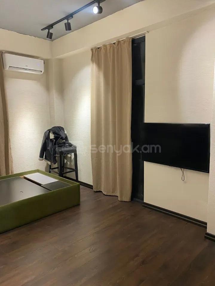 1 Սենյականոց Բնակարան Նորակառույցում, 30քմ, 2/4 հարկ, Կապիտալ Վերանորոգված