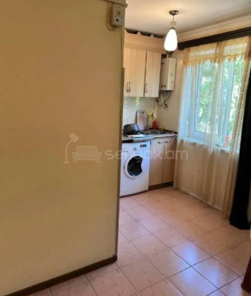 2 Սենյականոց Բնակարան Քարե Շենքում, 46քմ, 1/4 հարկ, Կապիտալ Վերանորոգված, Կահավորված, Արևկող