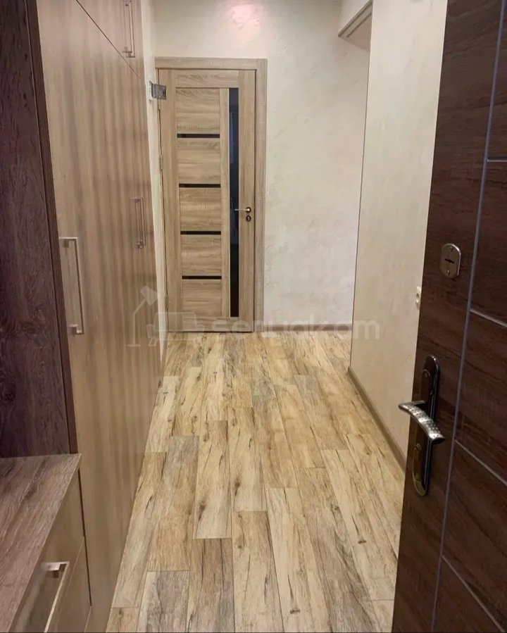 3 Սենյականոց Բնակարան Քարե Շենքում, 52քմ, 3/5 հարկ, Կապիտալ Վերանորոգված, Կահավորված